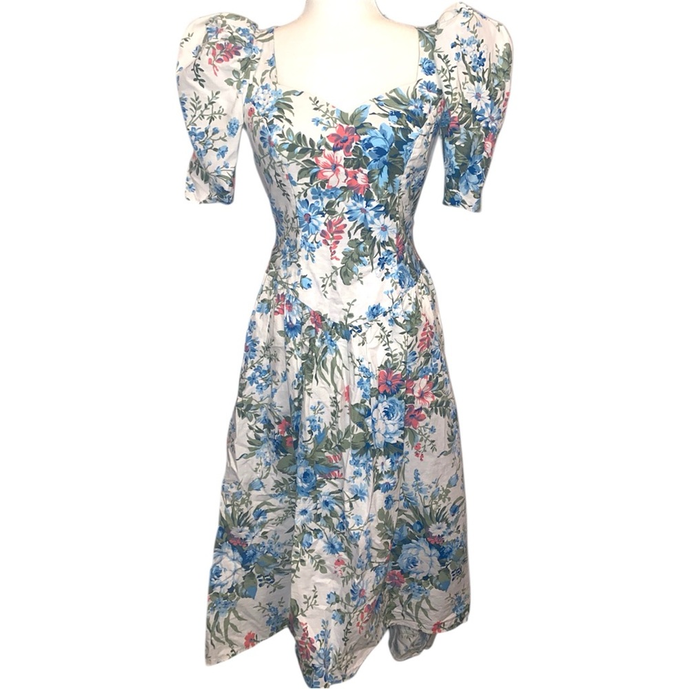 Vintage Cotton Floral Puff-Sleeve Midi Dress in White and Blue
